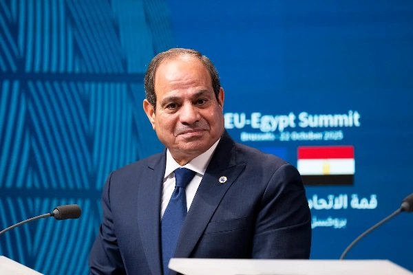 السيسي وستارمر يبحثان تثبيت اتفاق غزة