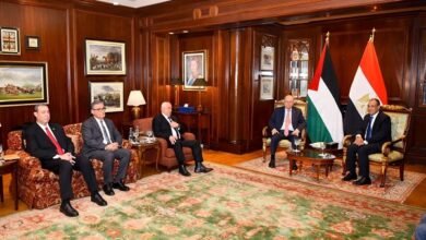 اجتماع وزير الخارجية بالوفد الفلسطيني