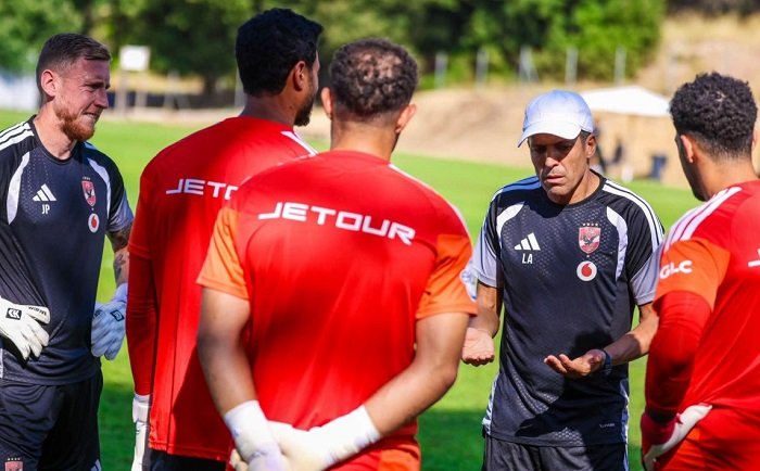 الحسين عموتة مدرب الاهلي
