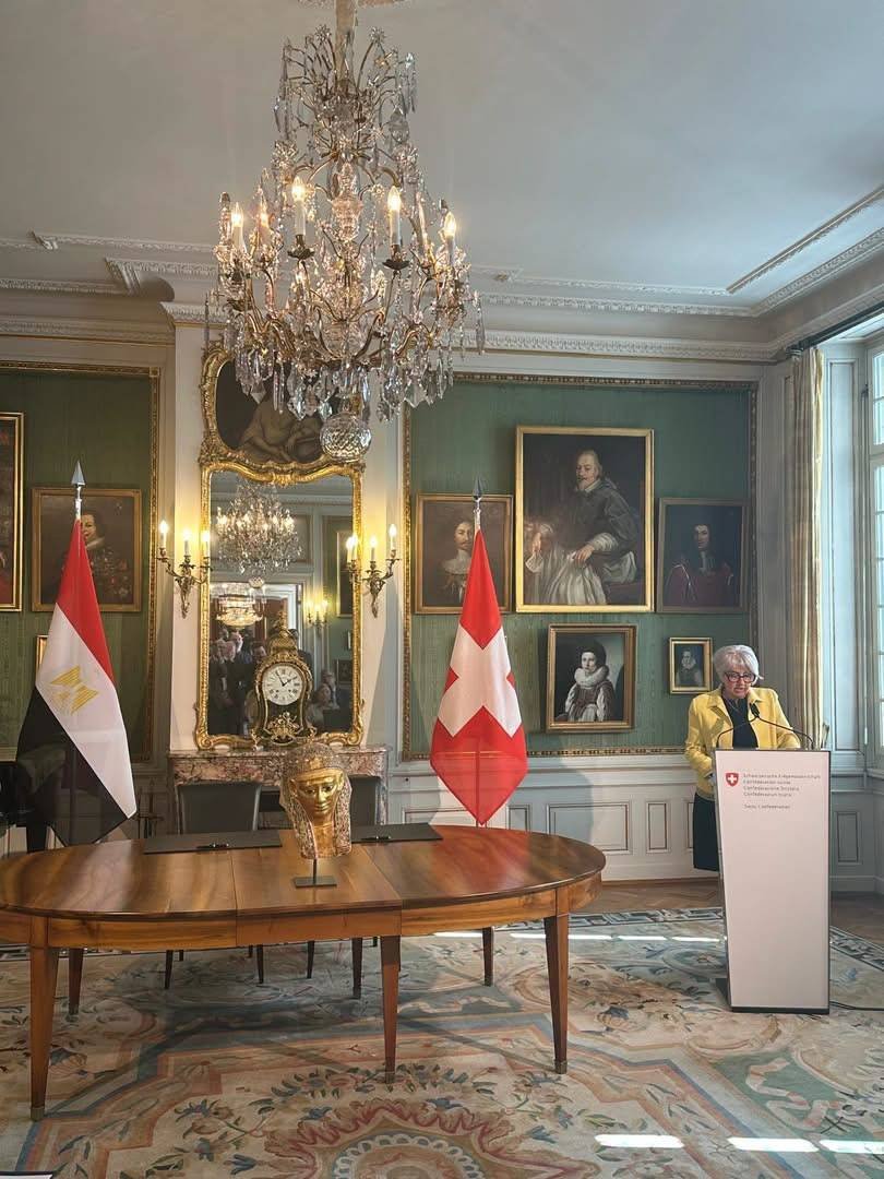 قناع جنائزي بطلمي