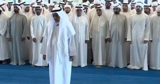 صلاة الجنازة على جثمان الشيخ أحمد